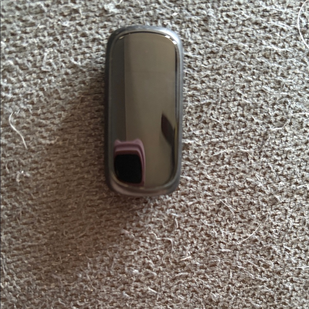 Fitbit Luxe smartwatch does work just do not have a charger or band